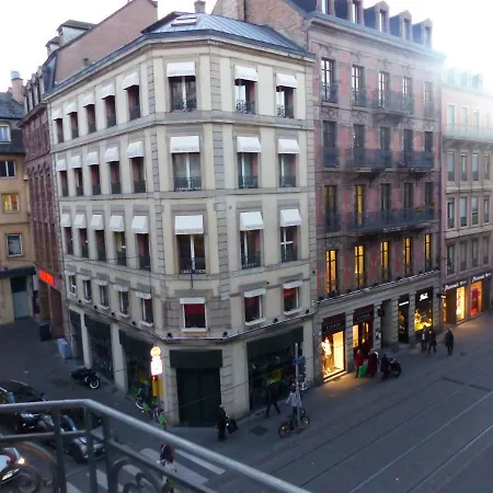 Bleu Mesange - 2 Bedrooms And 2 Bathrooms *